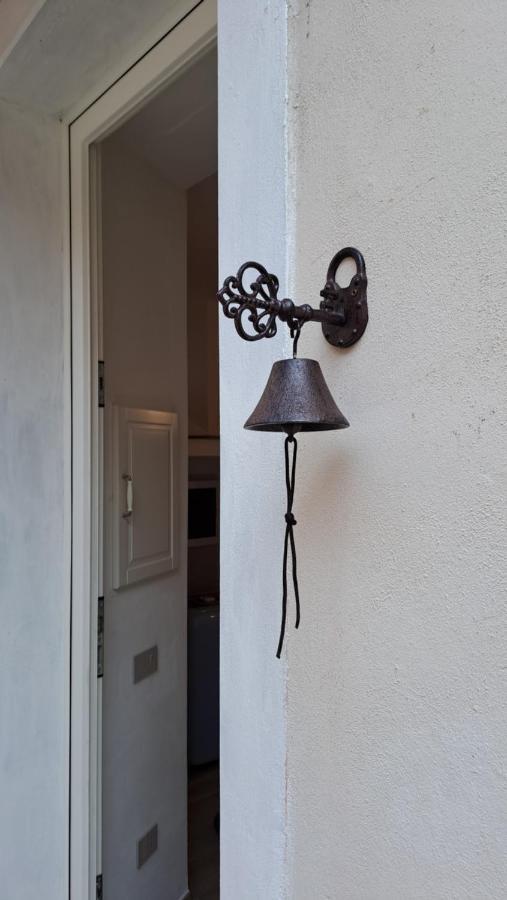 Ferienwohnung Casina Di Alice Vinci Exterior foto