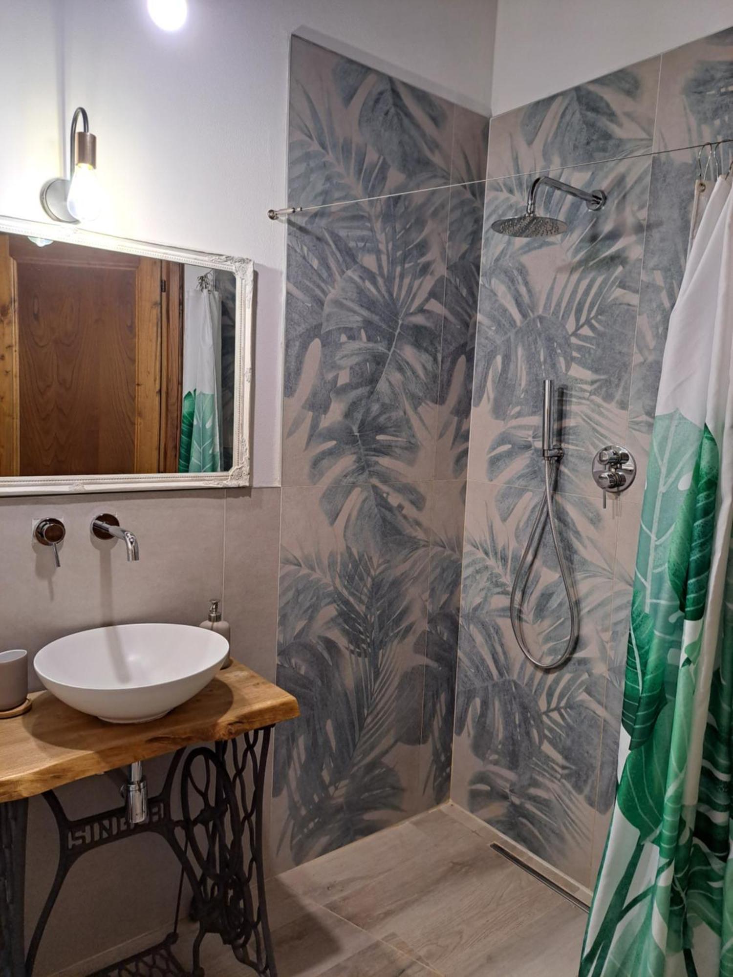 Ferienwohnung Casina Di Alice Vinci Exterior foto